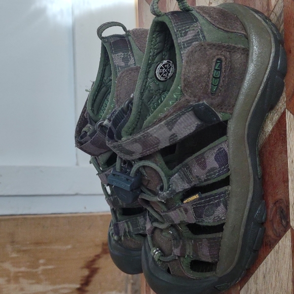 Keen sandals. - Picture 5 of 5